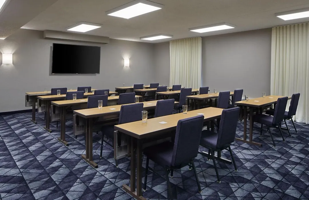 Courtyard By Marriott Memphis Airport-1