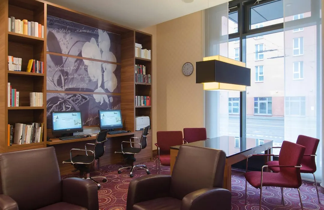 Hampton By Hilton Nuernberg City Center-1