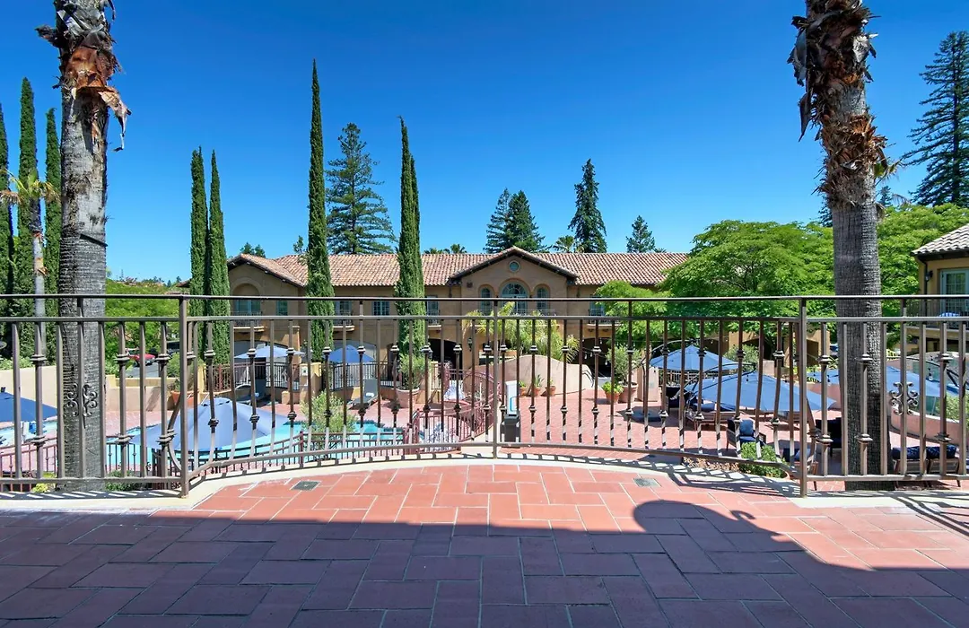 Hotel Los Gatos-1