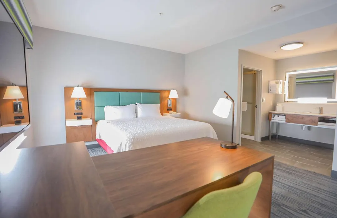 Hampton Inn & Suites Bay City-1