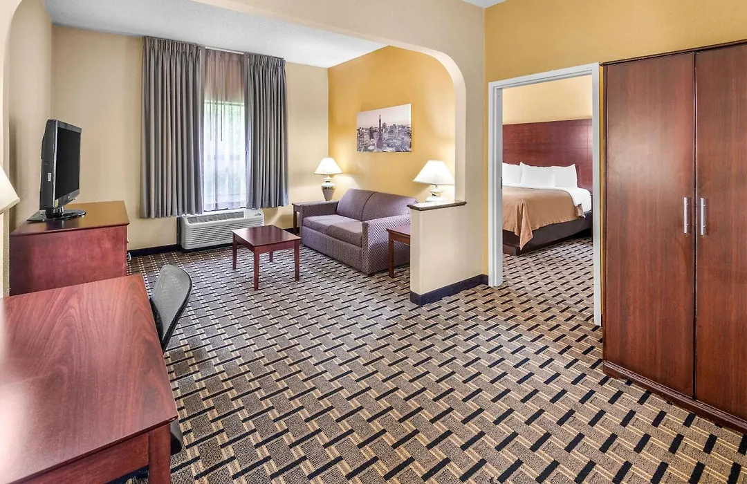 Clarion Inn & Suites Indianapolis Northwest-1