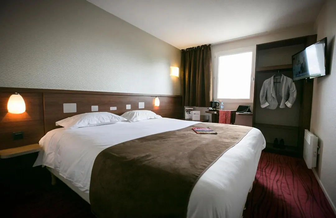 Brit Hotel Rennes Le Castel-1