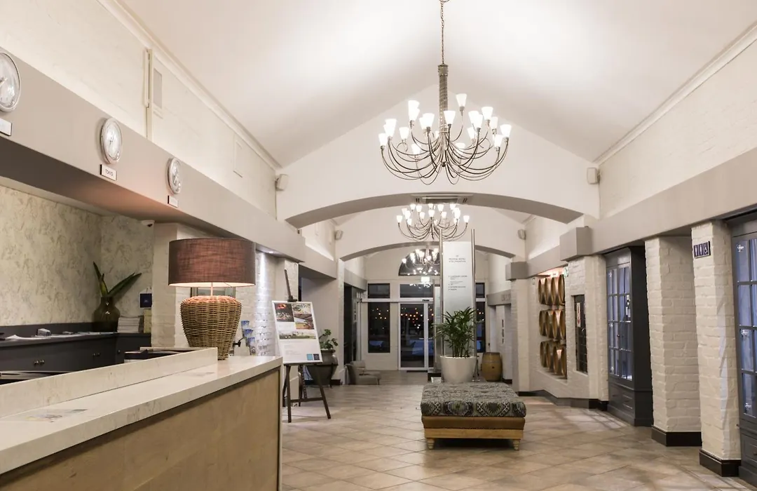 Protea Hotel By Marriott Stellenbosch & Conference Centre-1