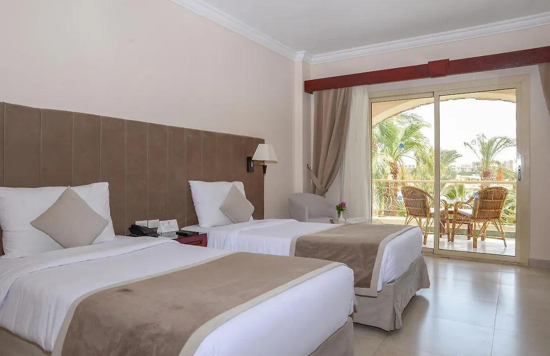 Brayka Bay Reef Resort-1