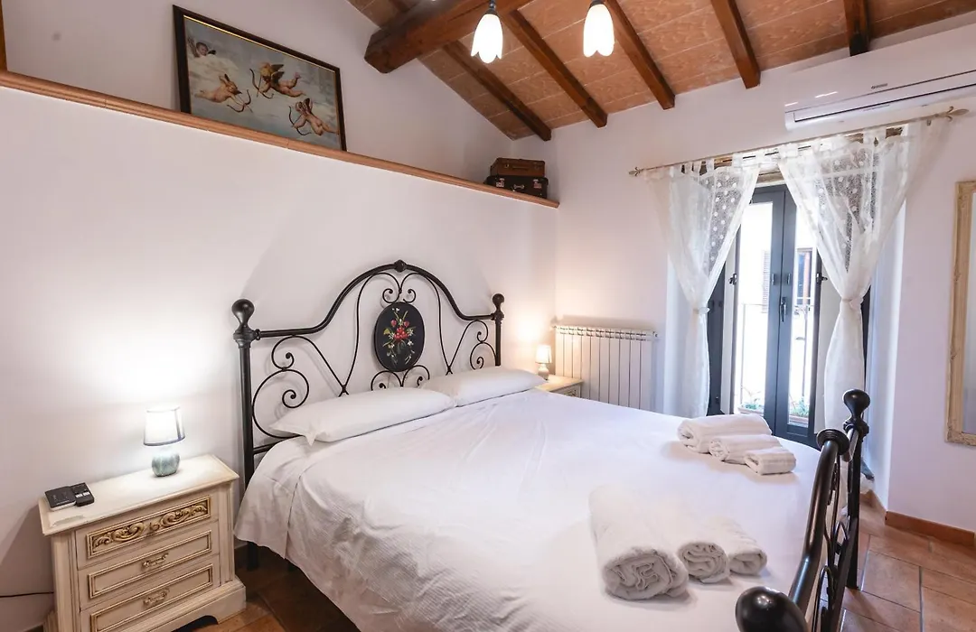 Palazzetto San Lorenzo-1
