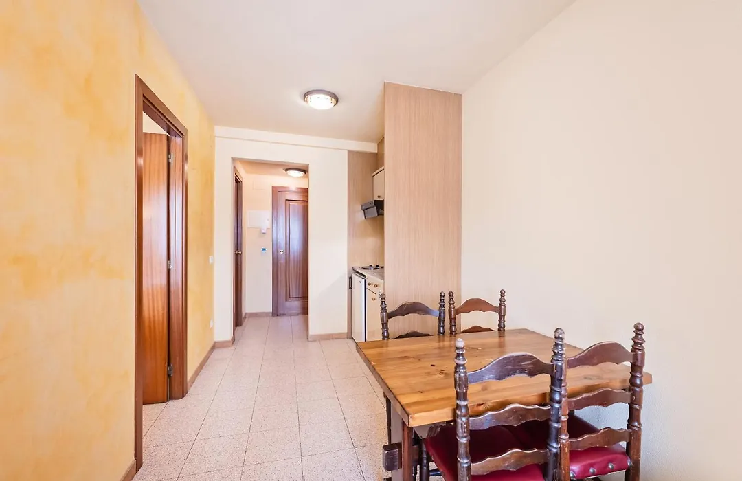 Hotel La Perla D'Olot-1