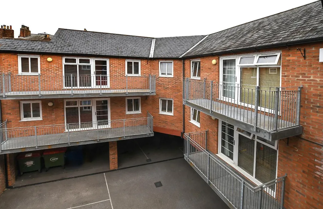 The Queens Hotel & Victoria Cloisters Apartments-1