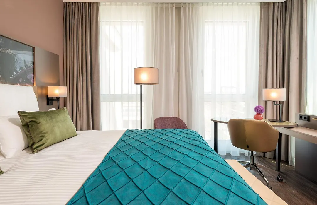 Leonardo Royal Hotel Nuernberg-1