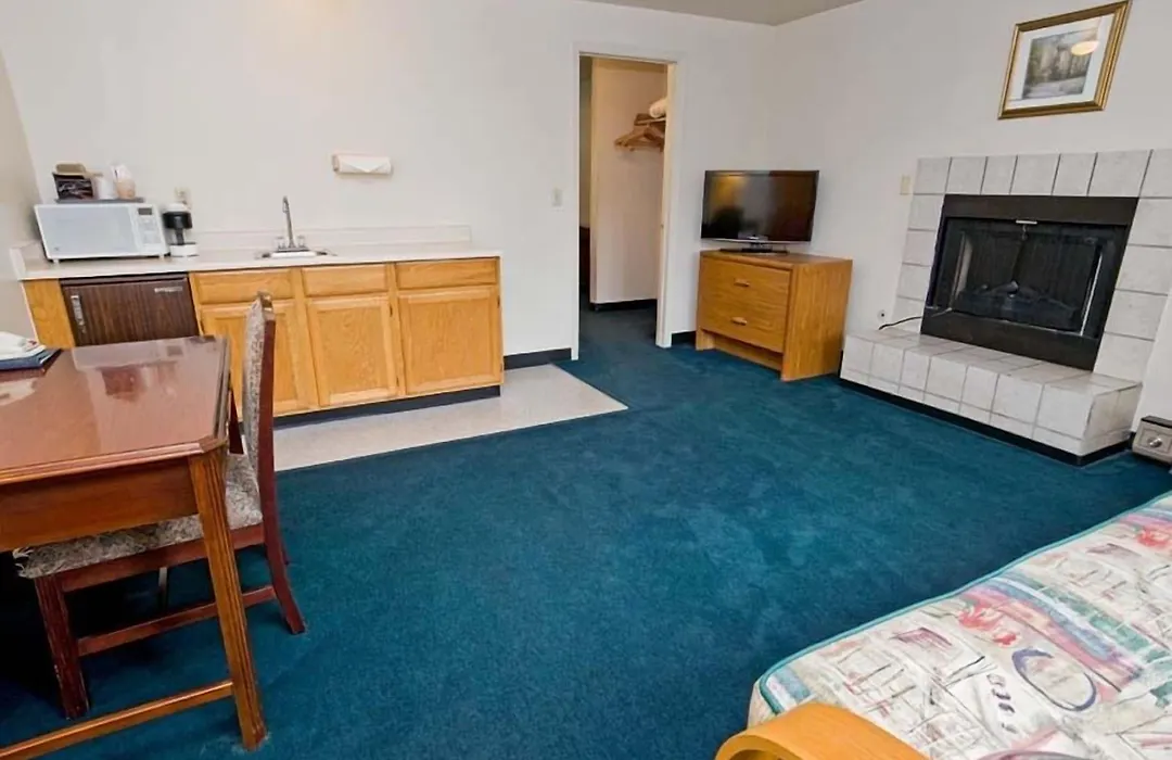 Sequim Bay Lodge-1