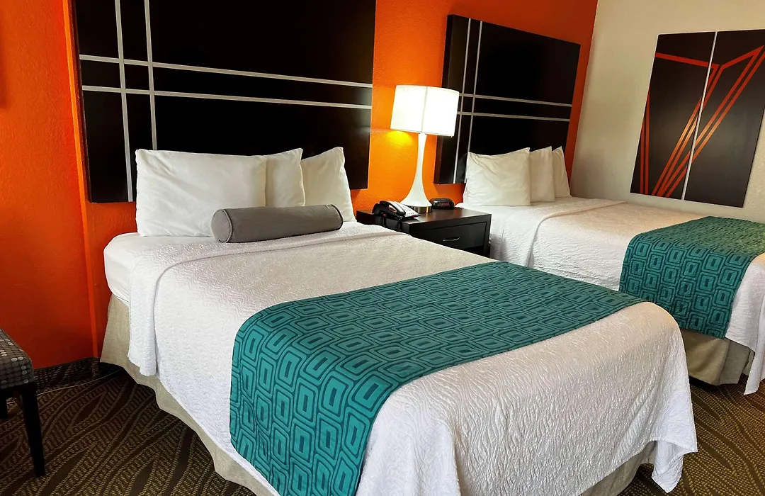 Howard Johnson By Wyndham Houston Heights Downtown-1