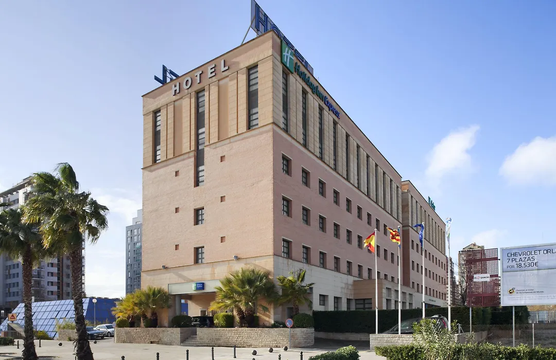 Holiday Inn Express Ciudad de las Ciencias, an IHG Hotel-1