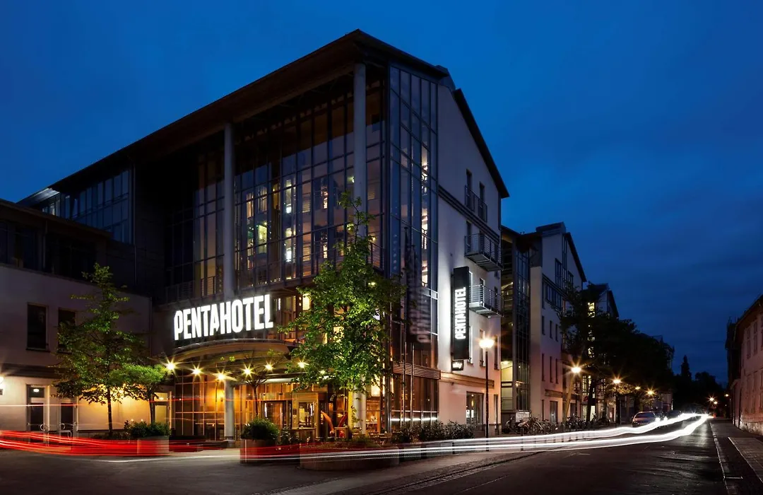 Pentahotel Rostock-1