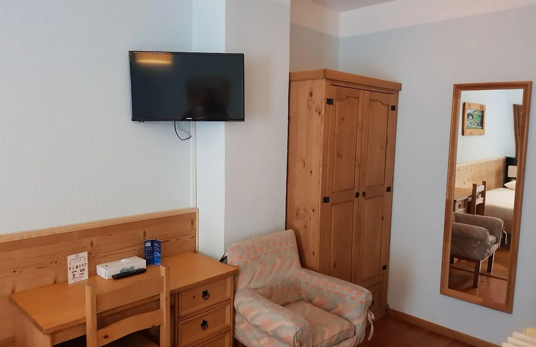 Hotel De Geneve-1