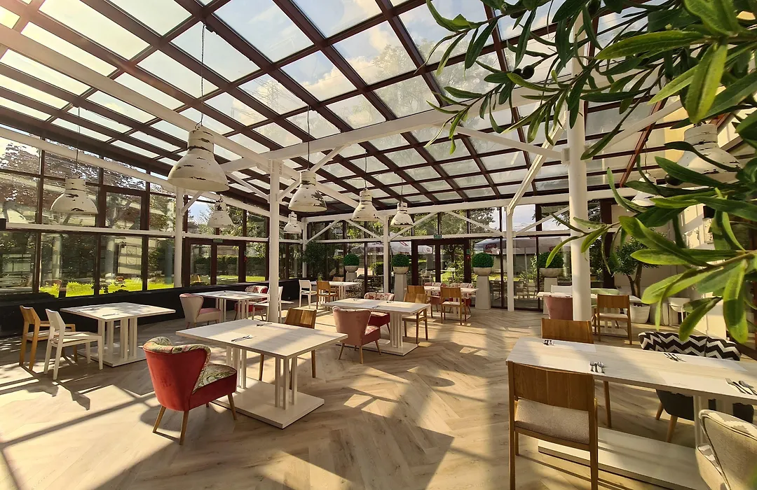Grand Royal Hotel-1