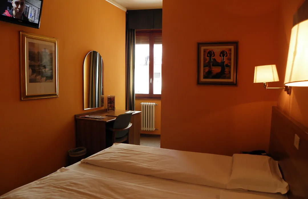 Hotel Corona-1