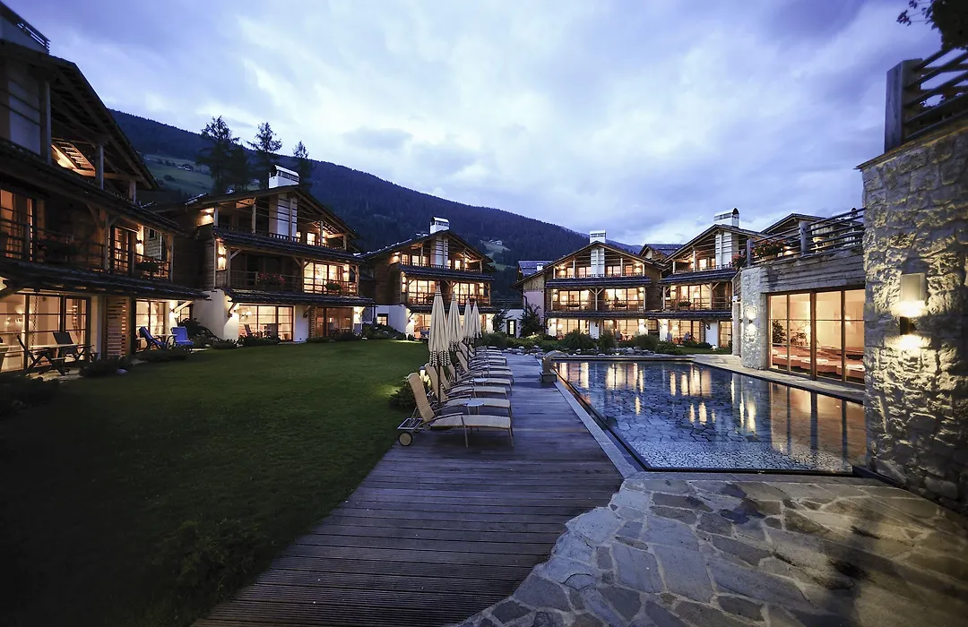 Post Alpina - Family Chalets Dolomites-1
