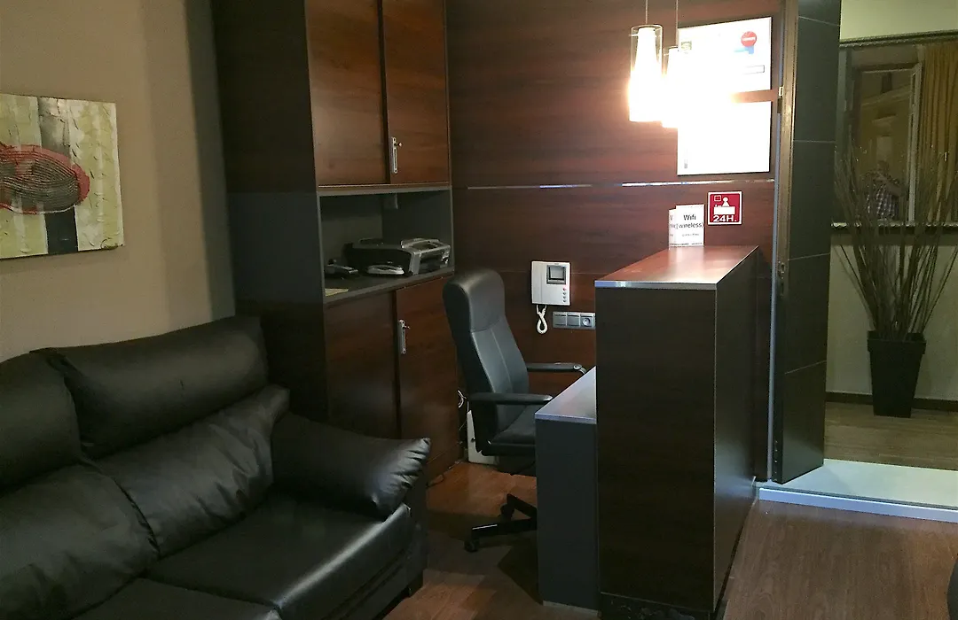 Hostal Larios-1