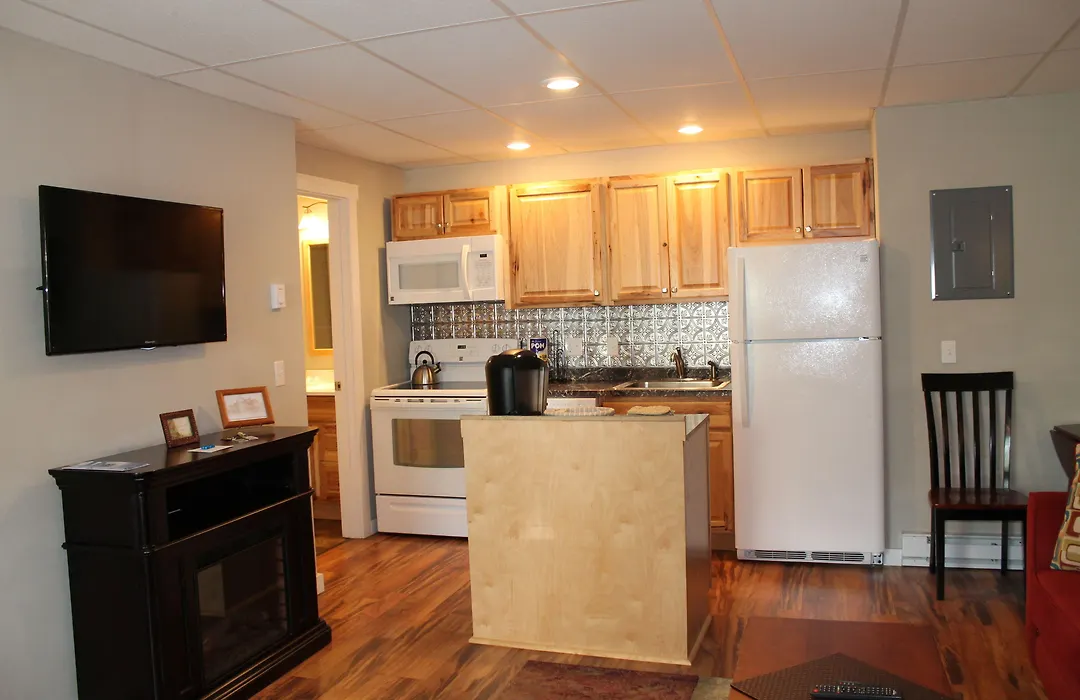 Strictly Moose Luxury Vacation Suites-1