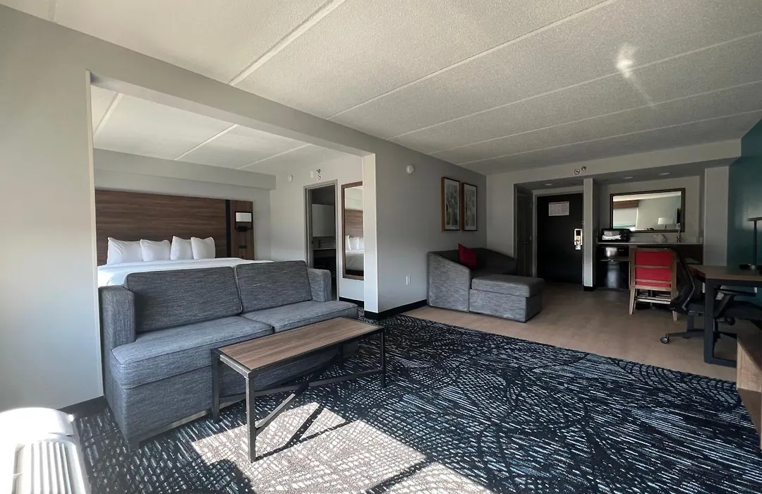 La Quinta Inn & Suites By Wyndham Duluth-Atlanta-1