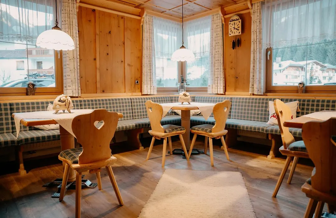 Hotel Garni Alpenhof-1