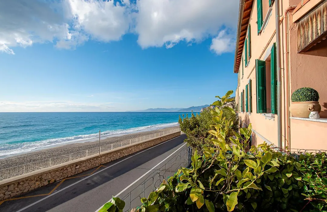 SEAHORSEROOM - Frontemare con Idromassaggio-1