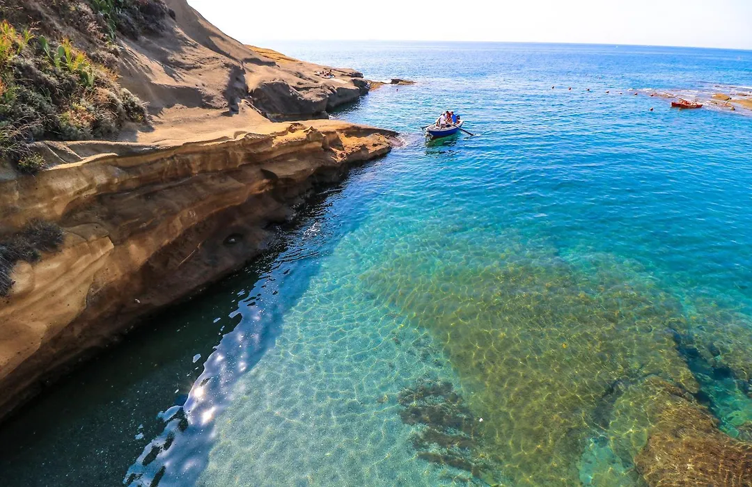 Baia delle Rocce Verdi Resort-1