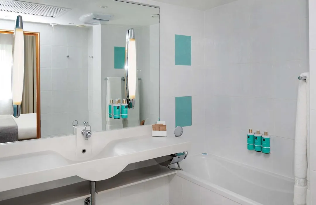 Novotel London West-1