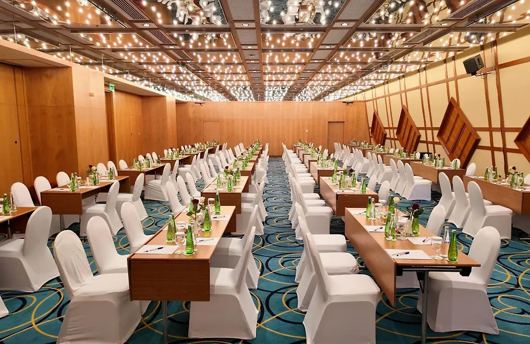 Oryx Grand Hotel Jebel Hafeet-1