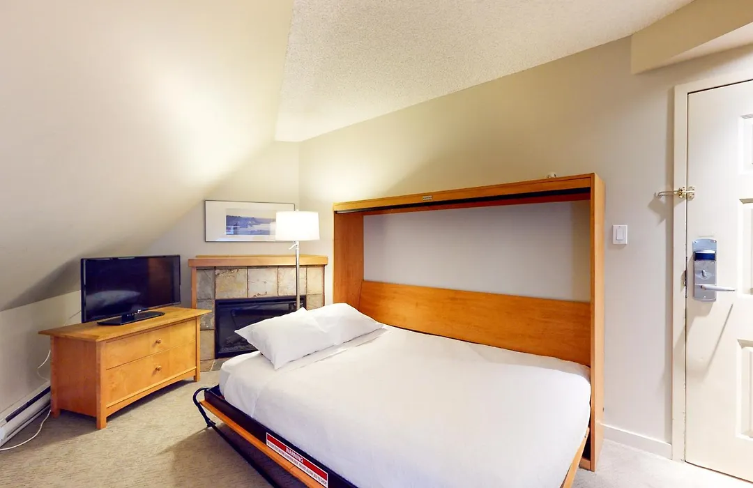 Whistler Peak Lodge-1