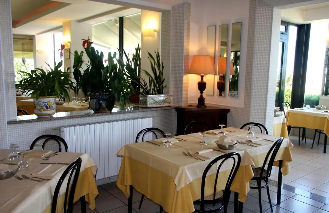 Hotel Angela-1