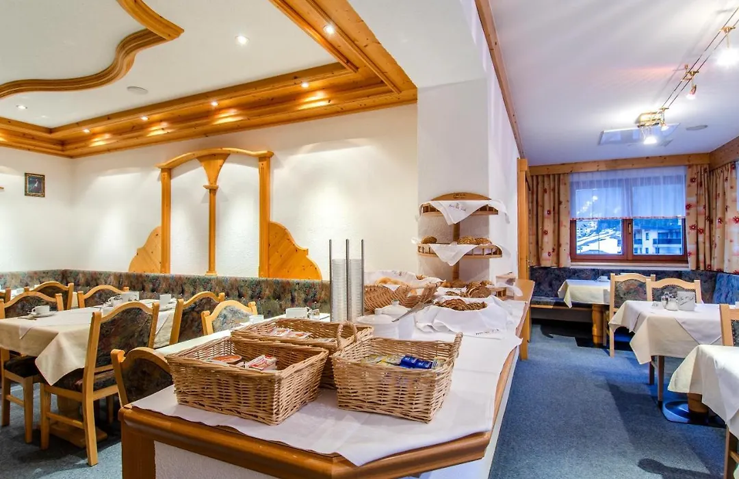 Hotel Garni Golfais-1