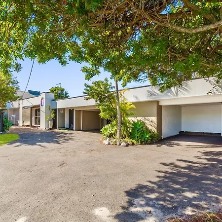 Hideaway Noosa Men Only Beach Resort-2