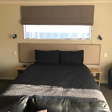 555 Motel Dunedin-2