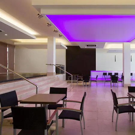 Hotel Gran Garbi & Aquasplash-3