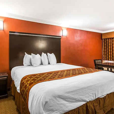 Rodeway Inn & Suites Corona-3