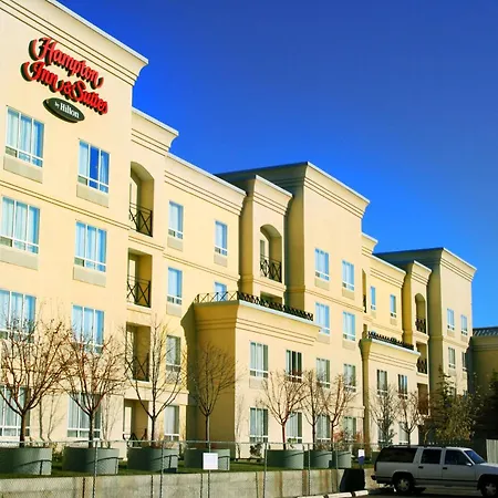 Hampton Inn & Suites By Hilton Calgary University Nw-3