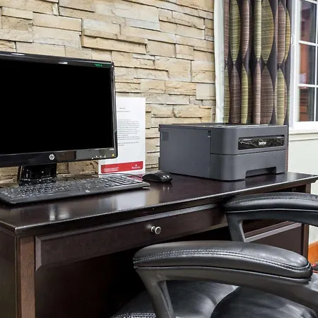 Ramada By Wyndham Portland-3