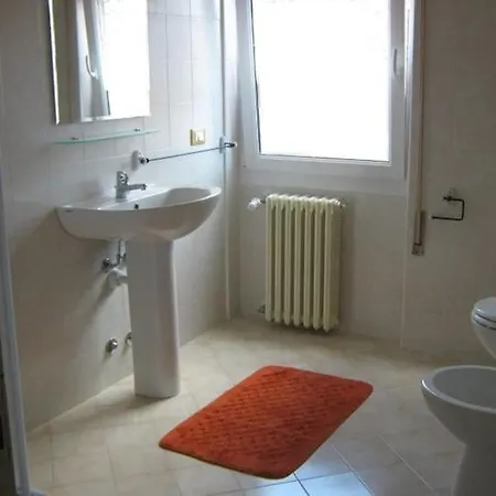 Borno B&B-2