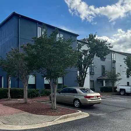 Quality Inn & Suites At Airport Blvd I-65-3