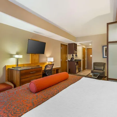 Best Western Premier Ivy Inn & Suites-3