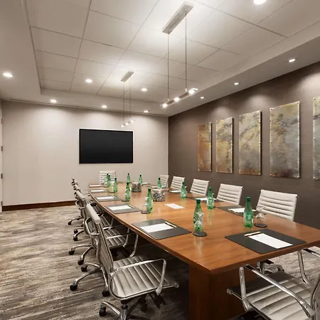 Doubletree By Hilton Bradley International Airport-3