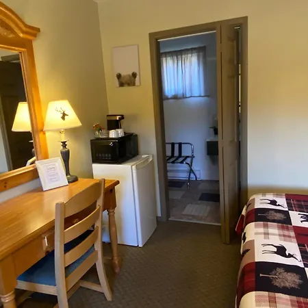 Parkway Motel-2