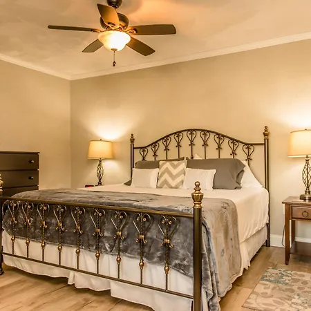 Strictly Moose Luxury Vacation Suites-2