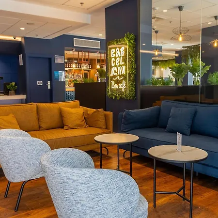 Travelodge Barcelona Poblenou-2