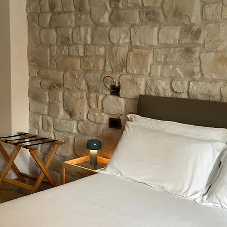 Olivia Rooms Teocrito-3