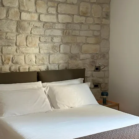 Olivia Rooms Teocrito-2