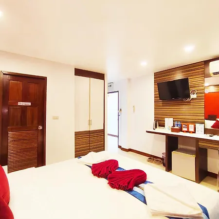 Patong Max Value Hotel-3