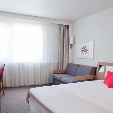 Novotel Amboise-3