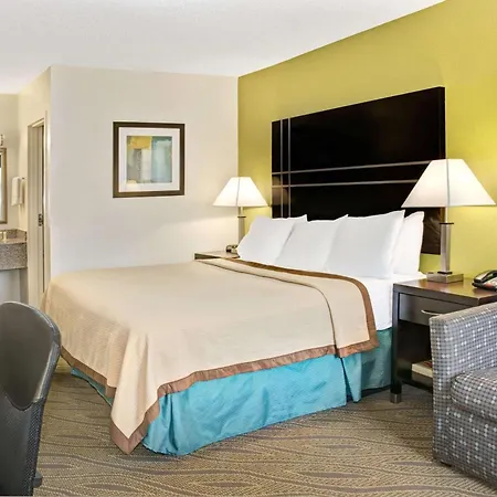 Howard Johnson By Wyndham Houston Heights Downtown-3
