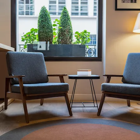 Hotel Jardin De Cluny-2